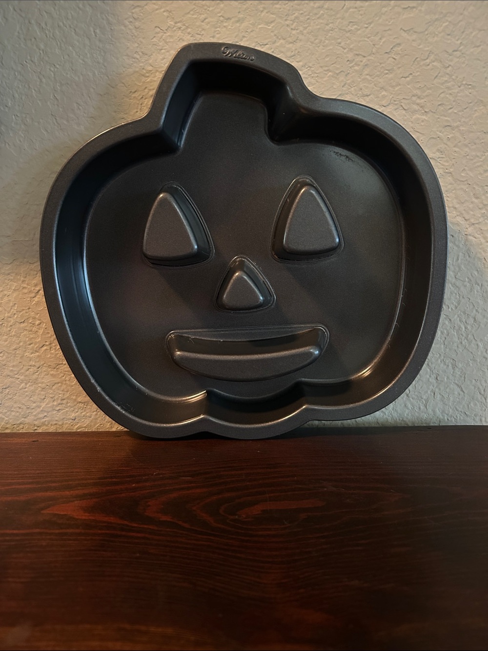 Wilton charcoal gray Pumpkin Jack-O'-Lantern Cake Pan